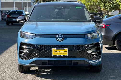 2025 Volkswagen Tiguan 2.0T SE R-Line Black