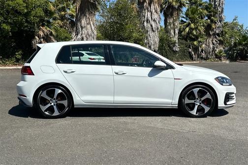 2018 Volkswagen Golf GTI 2.0T S 4-Door
