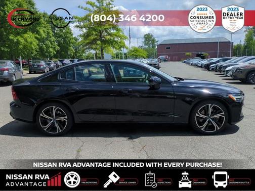 2024 Volvo S60 B5 Plus Dark Theme