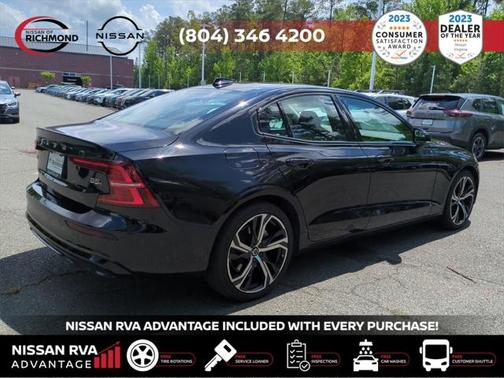 2024 Volvo S60 B5 Plus Dark Theme