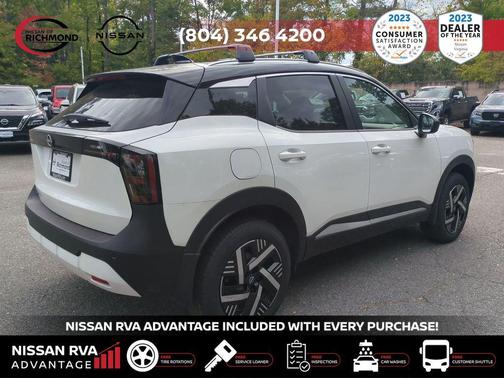 Aspen White Tricoat/Super Black 2026 Nissan Kicks SV