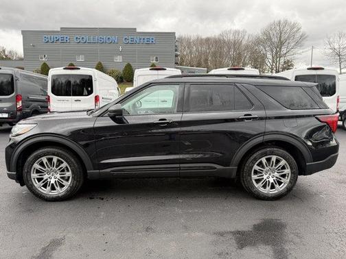 Agate Black Metallic 2026 Ford Explorer Active