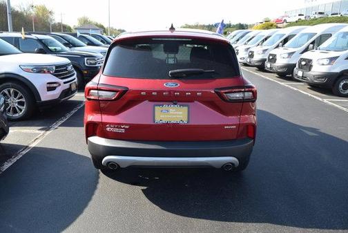 Rapid Red Metallic Tinted Clearcoat 2023 Ford Escape Active
