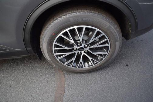 Carbonized Gray Metallic 2023 Ford Escape PHEV