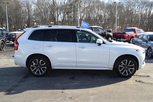 2019 Volvo XC90 T6 Momentum