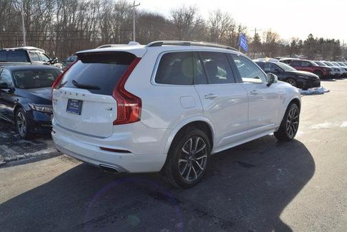 2019 Volvo XC90 T6 Momentum