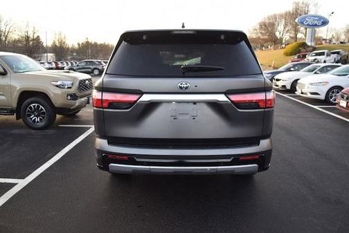 Photo 5 of 29 of 2023 Toyota Sequoia Capstone