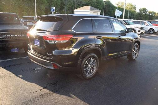 Black 2018 Toyota Highlander