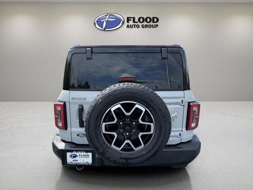 Avalanche Gray 2026 Ford Bronco Outer Banks