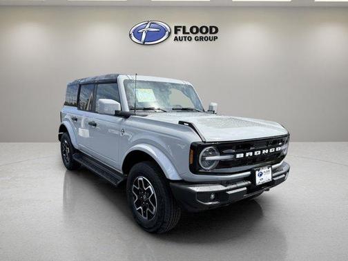 Avalanche Gray 2026 Ford Bronco Outer Banks