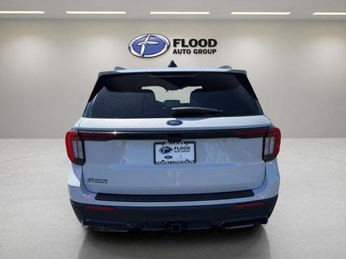 Space White Metallic 2026 Ford Explorer ST-Line