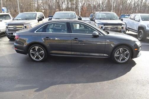 Photo 3 of 24 of 2018 Audi A4 2.0T Premium