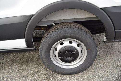 2026 Ford Transit-250 148 WB Medium Roof Cargo