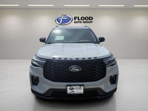 Avalanche Gray 2027 Ford Explorer ST-Line