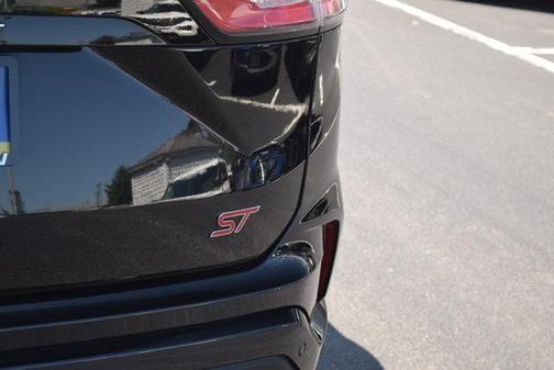 2021 Ford Edge ST