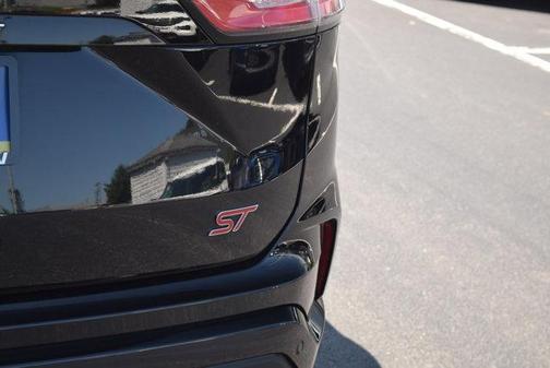 2021 Ford Edge ST
