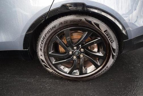 2020 Land Rover Discovery Landmark