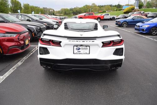 Arctic White 2024 Chevrolet Corvette Stingray w/2LT