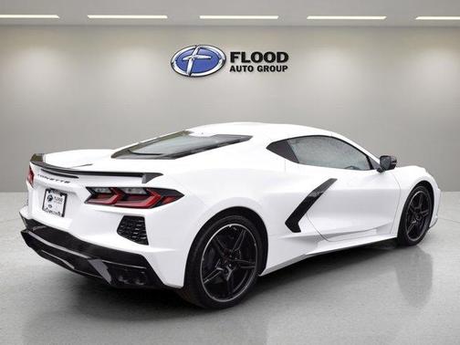 Arctic White 2024 Chevrolet Corvette Stingray w/2LT