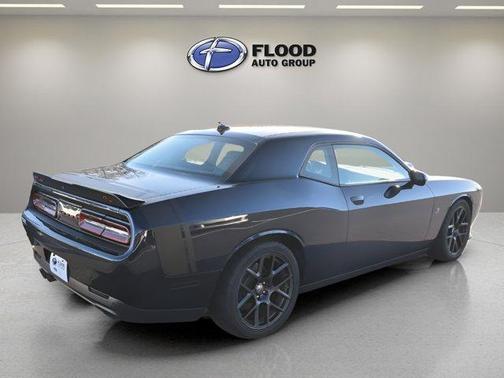 2016 Dodge Challenger 392 Hemi Scat Pack Shaker
