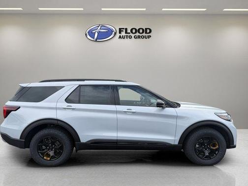 Space White Metallic 2026 Ford Explorer Tremor