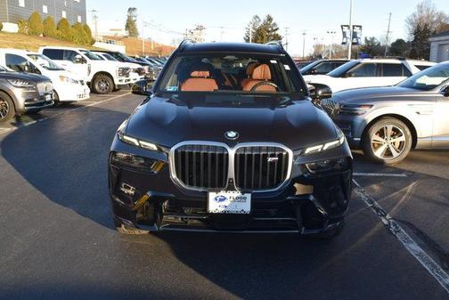 2025 BMW X7 M60i