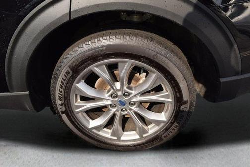 Black 2023 Ford Explorer XLT