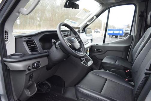 2026 Ford Transit-250 148 WB Medium Roof Cargo