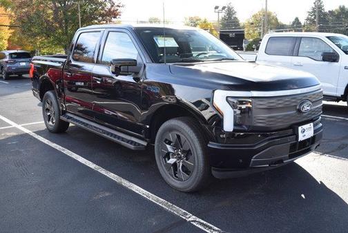 2025 Ford F-150 Lightning LARIAT
