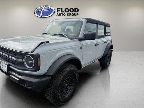 Avalanche Gray 2026 Ford Bronco Base