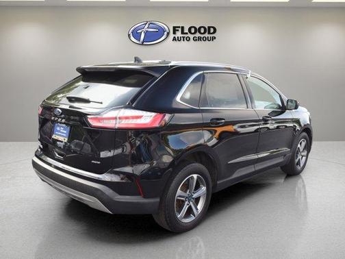 Black 2021 Ford Edge SEL