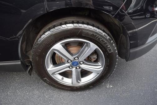 Black 2021 Ford Edge SEL