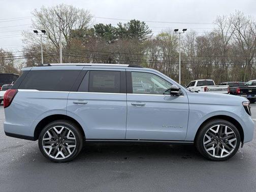 Glacier Gray Metallic 2026 Ford Expedition Platinum