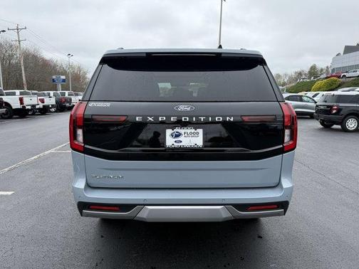 Glacier Gray Metallic 2026 Ford Expedition Platinum