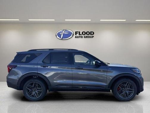Carbonized Gray Metallic 2026 Ford Explorer ST-Line