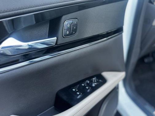 White 2022 Lincoln Nautilus Reserve