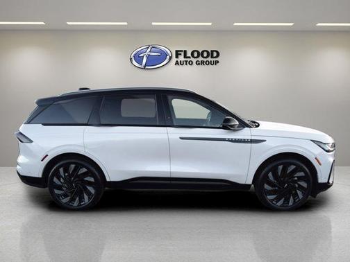 2024 Lincoln Nautilus Reserve