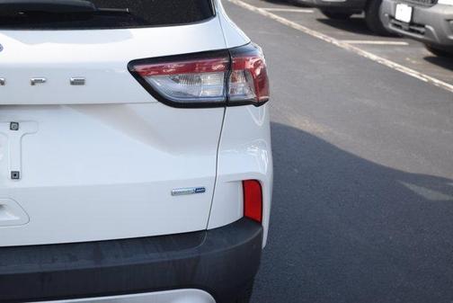 White 2020 Ford Escape SE