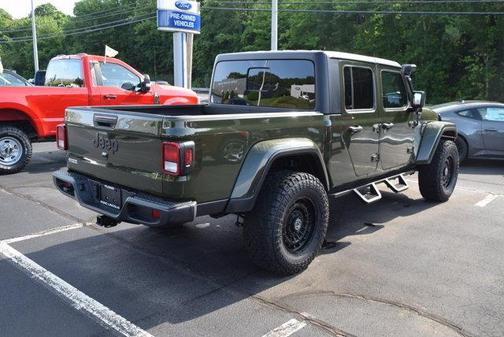 Sarge Green Clearcoat 2022 Jeep Gladiator Sport