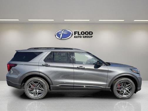 Carbonized Gray Metallic 2026 Ford Explorer ST-Line