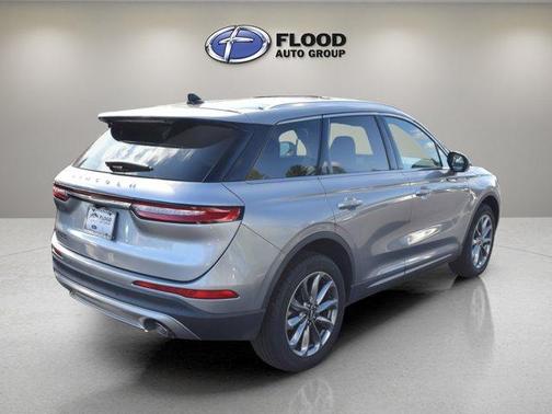 Silver 2022 Lincoln Corsair Standard