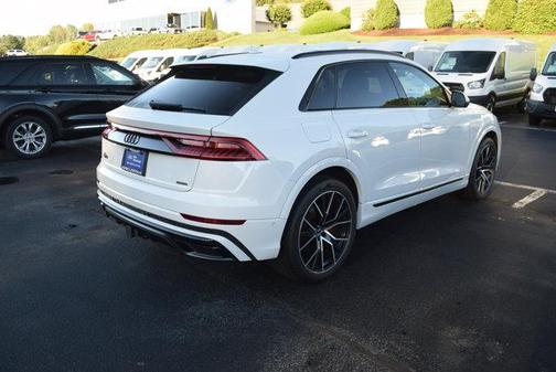 Glacier White Metallic 2021 Audi Q8 55 Premium Plus