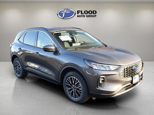 Carbonized Gray Metallic 2023 Ford Escape PHEV