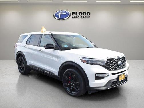 White 2022 Ford Explorer ST