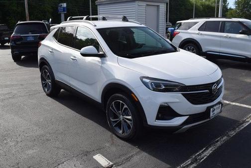 Summit White 2022 Buick Encore GX Essence