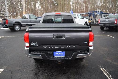 2017 Toyota Tacoma SR