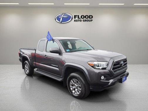 2017 Toyota Tacoma SR