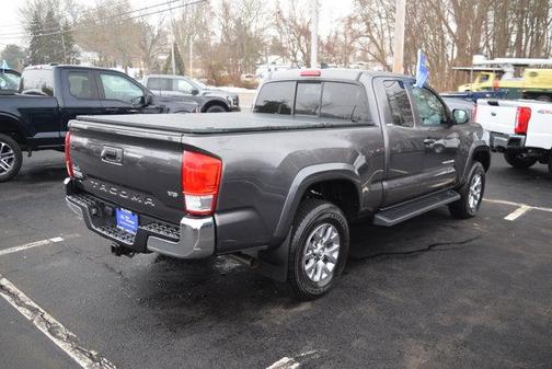 2017 Toyota Tacoma SR
