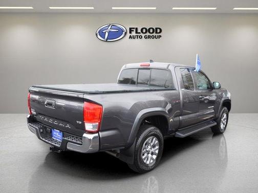 2017 Toyota Tacoma SR