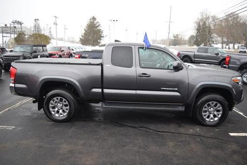 2017 Toyota Tacoma SR